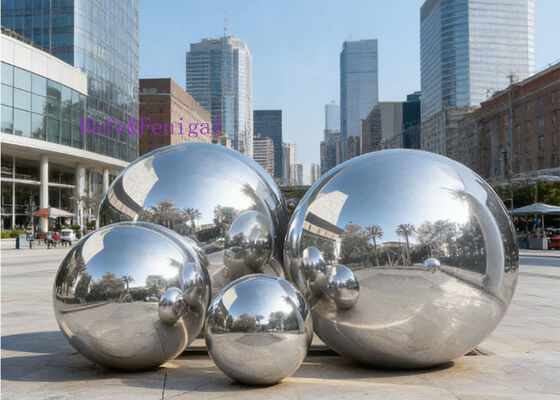 Large Inflatable Mirror Sphere with Metallic Shine for Visual Decoration and Displays